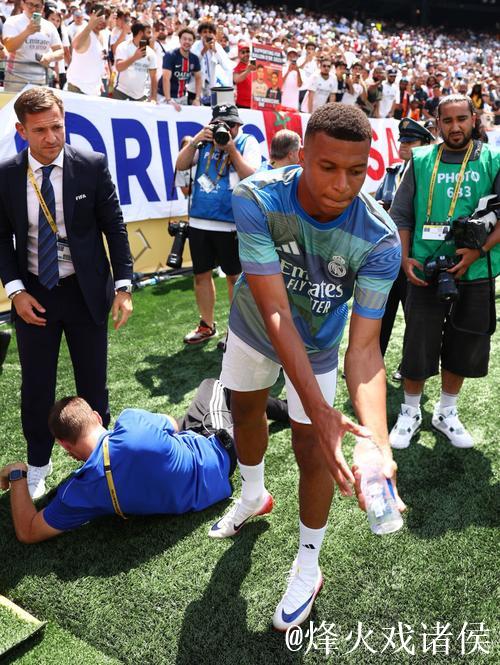 姆巴佩因伤缺阵 皇马主场再遭曼城击败 姆巴佩因伤缺阵 皇马主场再遭曼城击败